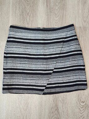 J.Crew Faux Wrap Mini Skirt size 4 Chevron Tweed Boho Textured